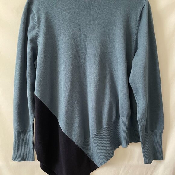 89th + Madison Womens Pale Blue And Navy V Neck Asymmetrical Hem Sweater Size L - Picture 9 of 11